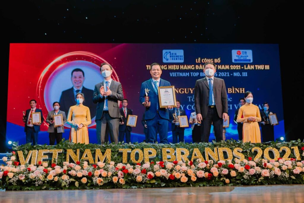 CEO - Diễn giả Nguyễn Công Bình cũng được xướng tên giải thưởng Nhà lãnh đạo tiêu biểu năm 2021